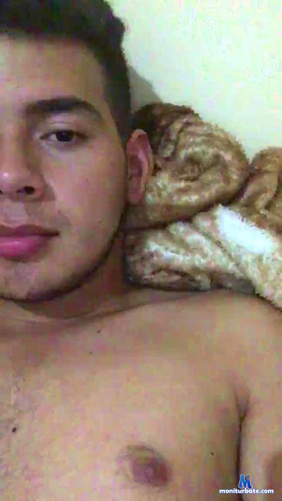 oney8 cam4 gay performer from Republic of Honduras  