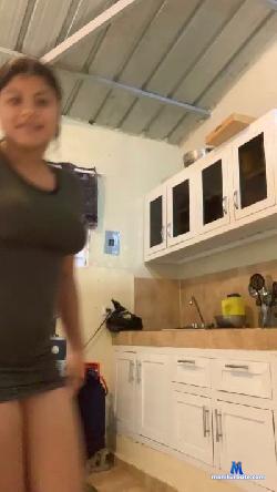 Yanix_69 cam4 live cam performer profile