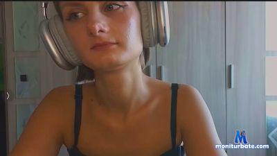 MerissaGietz cam4 unknown performer from United States of America doublerr cute gamer ass schoolgirl cosplay 
