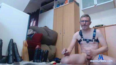 bird53 cam4 unknown performer from Kingdom of the Netherlands  