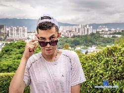 LuuzbelJohany cam4 live cam performer profile