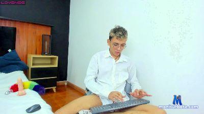 MoonRivers_ cam4 gay performer from United States of America masturbation armpits cum striptease ass feet spanking 