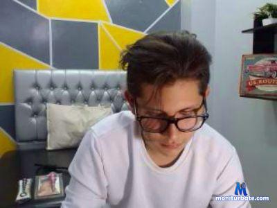 SaraLaVida cam4 bisexual performer from Republic of Poland  