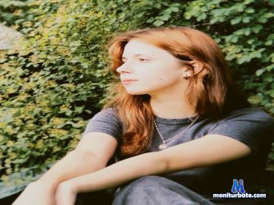 BonnieCharlie cam4 straight performer from French Republic anal masturbation amateur blowjob pussy ass cute 