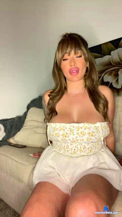 lalaTbaby cam4 bisexual performer from United States of America  