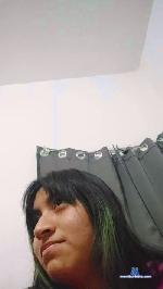 Qromi cam4 livecam show performer room profile