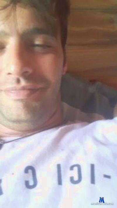 vince1986 cam4 bicurious performer from Argentine Republic  