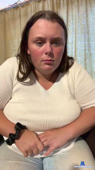 sexynessi21 cam4 bisexual performer from Federal Republic of Germany  