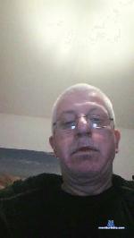wollle1 cam4 livecam show performer room profile