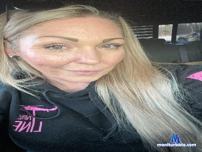 BlondiMILF420 cam4 straight performer from United States of America  