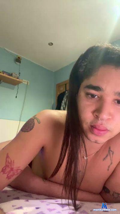 Cubantwink22 cam4 gay performer from Kingdom of Spain  