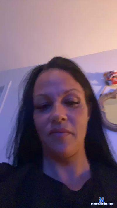 PeneloppeBee cam4 bisexual performer from Canada blowjob 