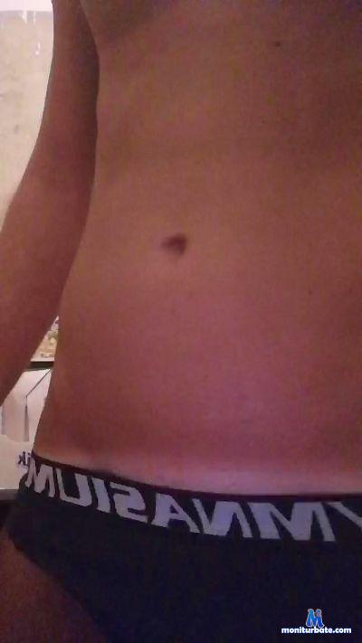Divetiamoci cam4 gay performer from Republic of Italy  