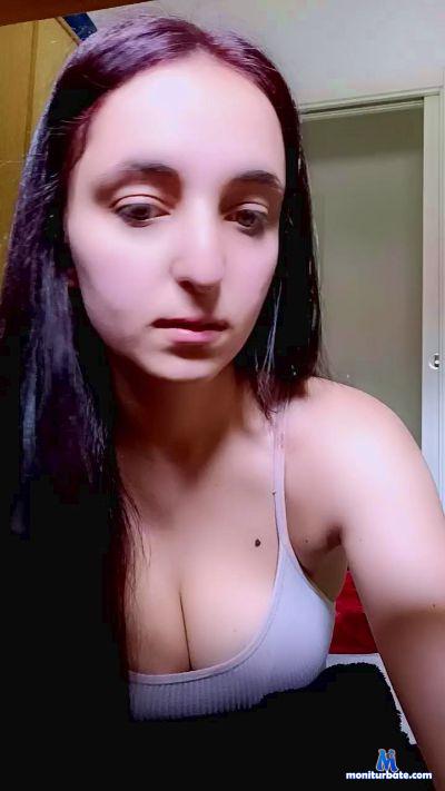 kiara2423 cam4 straight performer from Portuguese Republic  