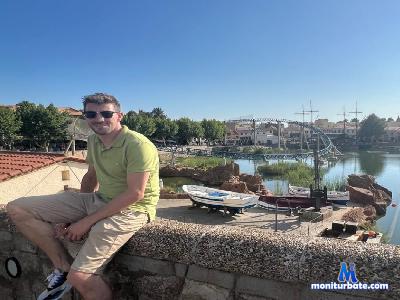 Capitan_salami1 cam4 bicurious performer from Kingdom of Spain  