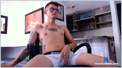 uncutcub95 cam4 bisexual performer from United States of America hairy 420 jerk smoking coffee uncut 