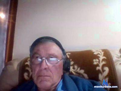 chubbyluvvin cam4 bisexual performer from United States of America  