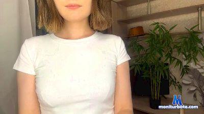 Lesie_AAA cam4 bisexual performer from Federal Republic of Germany  