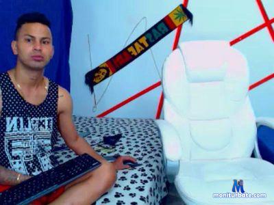 Jey_owen cam4 bisexual performer from United States of America spinthewheel 