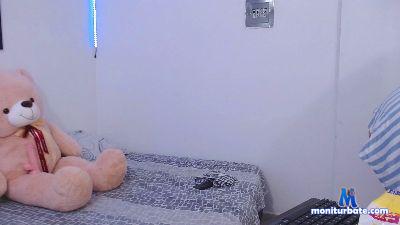 kittysr cam4 bisexual performer from Republic of Colombia anal latina cum squirt rollthedice 