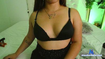 Saraa_lips cam4 bisexual performer from Republic of Colombia masturbation squirt C2C striptease ass pussy spanking 