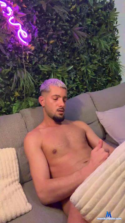 djoww92 cam4 bisexual performer from French Republic  