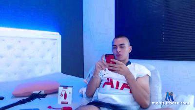 claudy57oo cam4 bisexual performer from French Republic  