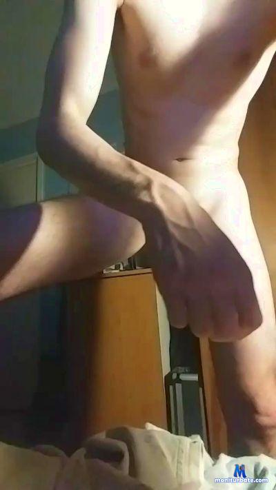 Skinnytwink8 cam4 bisexual performer from Hungary  
