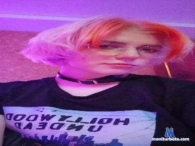 NoreenGrimble cam4 bisexual performer from French Republic  