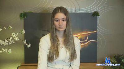 SuzanUshioda cam4 straight performer from French Republic schoolgirl bigass smoke C2C striptease femdom cute 