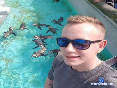 YoungGerman18 cam4 bicurious performer from Federal Republic of Germany jung anal squirt blowjob amateur 