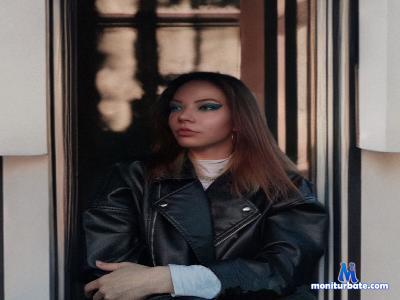 FalineGodbold cam4 bisexual performer from French Republic masturbation analtoys strapon pee blowjob pussy anal 