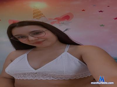 Caroline_Mikes cam4 straight performer from Republic of Colombia armpits striptease C2C masturbation feet ass pussy 