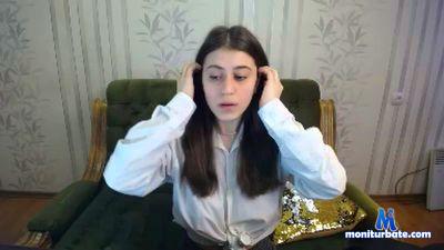Milana_Little cam4 bisexual performer from Russian Federation livetouch striptease 