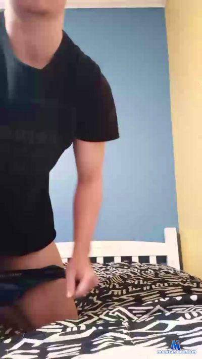 misae54 cam4 bisexual performer from United States of America  