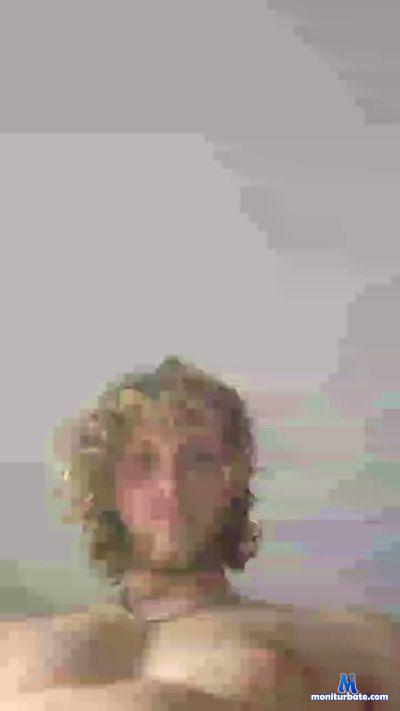 Long_D cam4 bicurious performer from United States of America  
