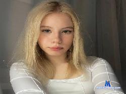 LornaBerkshire cam4 live cam performer profile