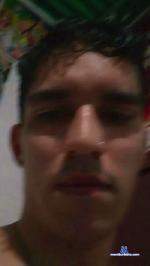 MrGuzz22 cam4 livecam show performer room profile