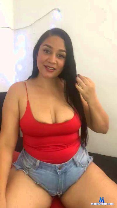 Sophie69lv cam4 bicurious performer from Republic of Colombia squirt cum anal big ass LiveTouch curvy 