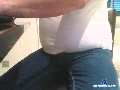 seeme62 cam4 bicurious performer from United Kingdom of Great Britain & Northern Ireland  