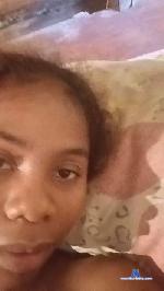 Dinah974 cam4 livecam show performer room profile