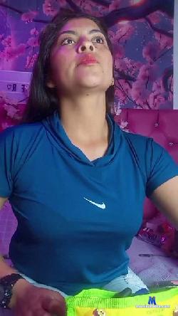 Roxan_Fox cam4 live cam performer profile