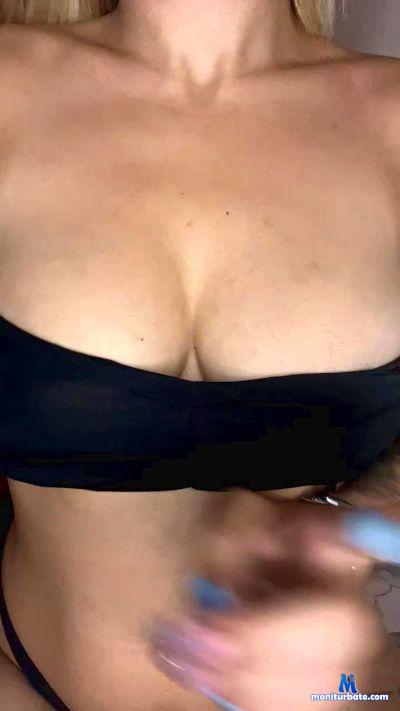 _rossofuoco cam4 straight performer from Republic of Italy masturbation schoolgirl cute pussy ass striptease 