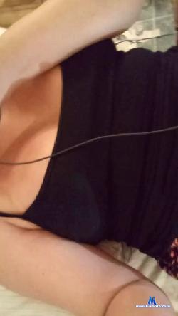 GuyRobin cam4 live cam performer profile