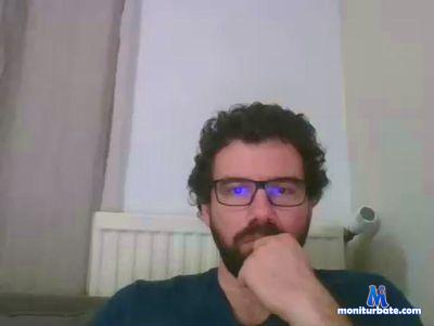 julianocute2 cam4 straight performer from French Republic pee 