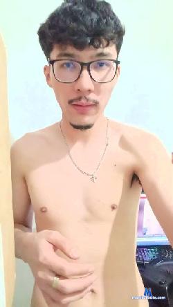 reallucasor cam4 live cam performer profile