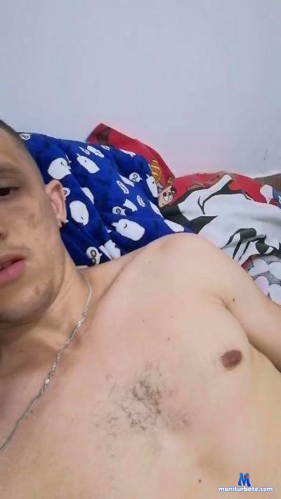 Calientico222 cam4 bicurious performer from Republic of Colombia  
