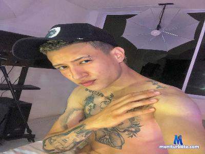 maxi_open_pmb cam4 bicurious performer from Republic of Colombia analtoys masturbation taboo smoke striptease ass spanking 