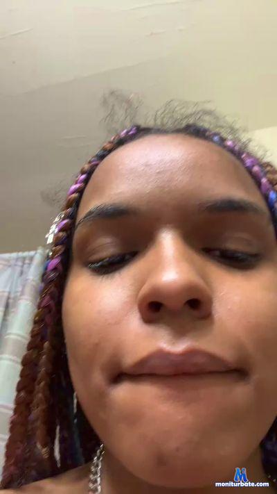 unkn_daisy cam4 bisexual performer from United States of America  