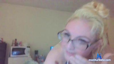 Ciara_lynn cam4 bicurious performer from United States of America cucumberdildo food deepthroat cute blowjob pussy amateur 